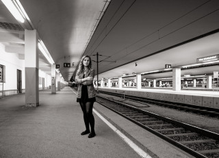 The refugees arriving by train on platform 1 of Vienna’s Westbahnhof railway station were immediately looked after by Caritas staff among others. Milena was in charge of legal counselling.