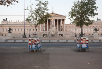 Election posters for the Presidential election on October 4th (later postponed to December 4th) in front of Vienna’s Parliament, September 15th 2016
